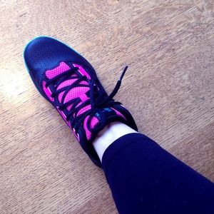 girls/womens Basketball shoes